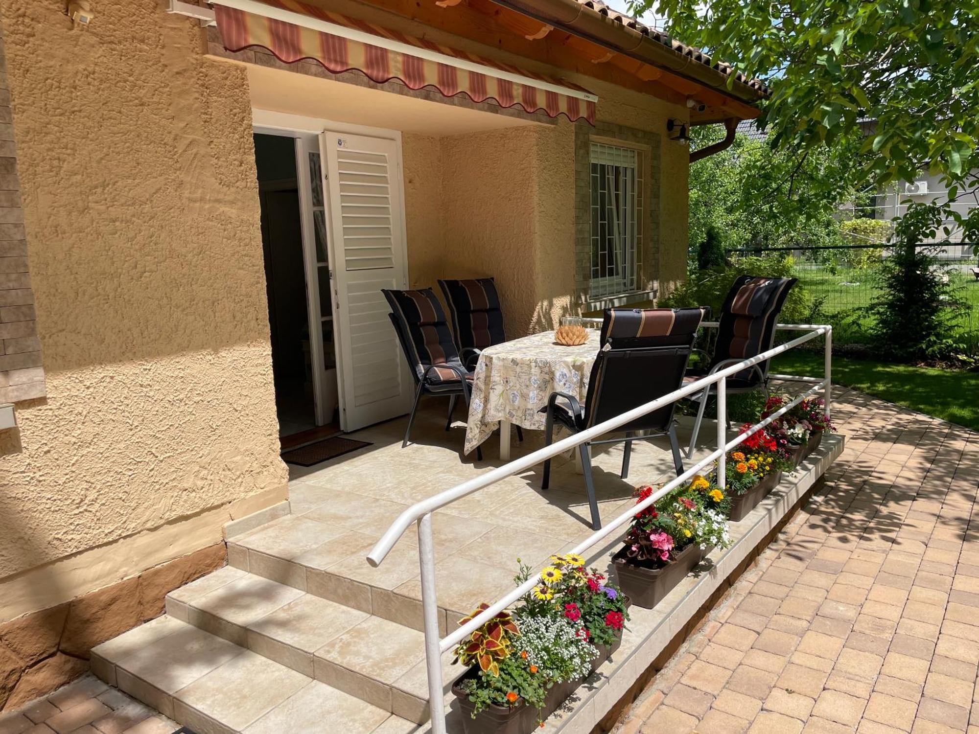 Szemes Villa Balatonszárszó Esterno foto